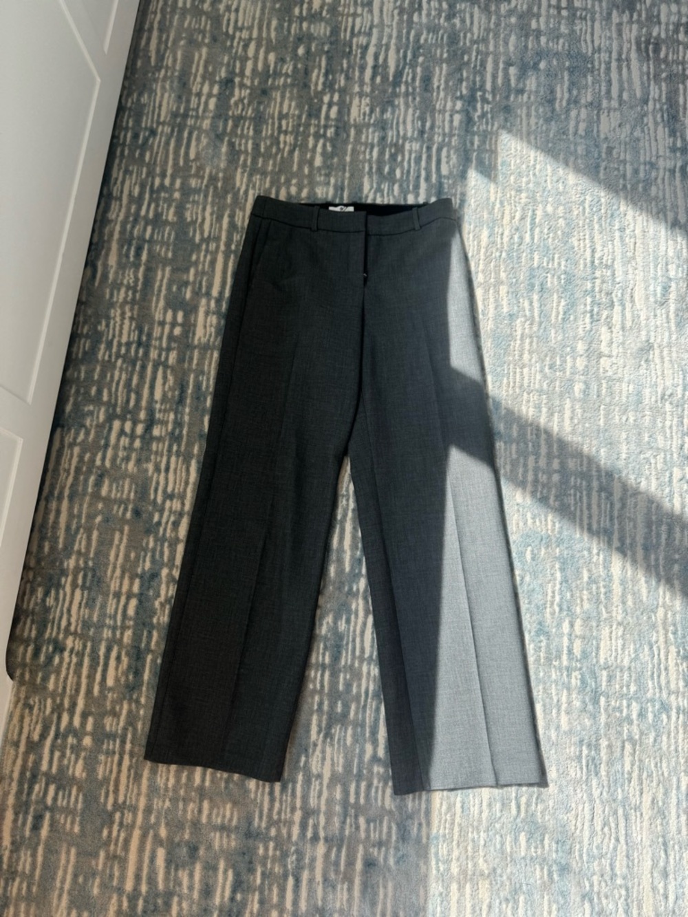 Aritzia Women's Grey Trousers low rise /mid rise
